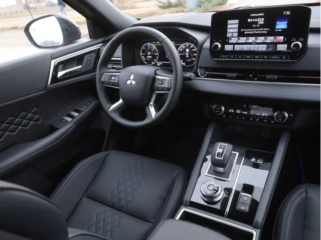 Nuevos MITSUBISHI OUTLANDER PHEV à Estados chez autogozo
