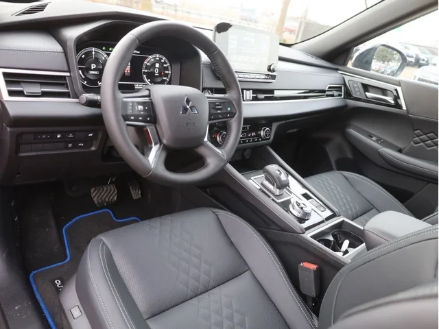 Nuevos MITSUBISHI OUTLANDER PHEV à Estados chez autogozo