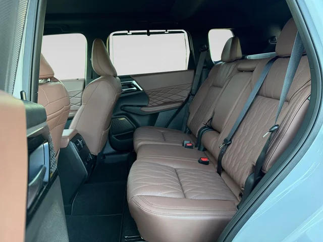 Nuevos MITSUBISHI OUTLANDER PHEV à Estados chez autogozo