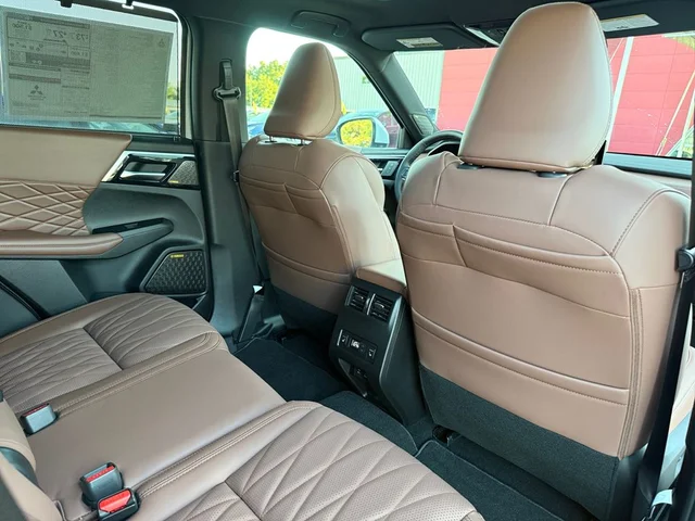 Nuevos MITSUBISHI OUTLANDER PHEV à Estados chez autogozo