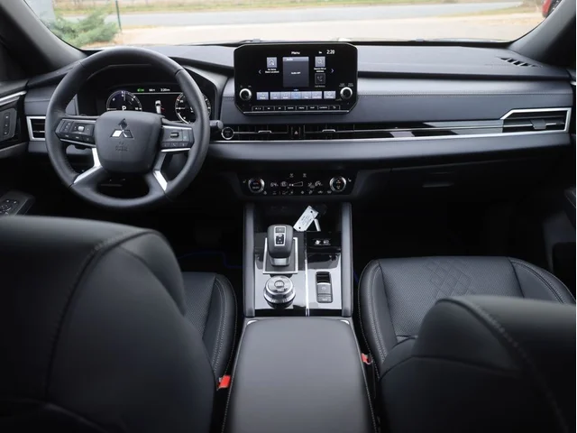 Nuevos MITSUBISHI OUTLANDER PHEV à Estados chez autogozo