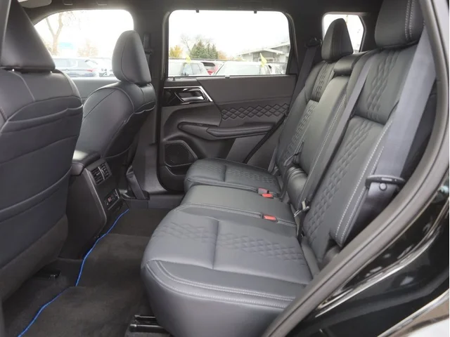 Nuevos MITSUBISHI OUTLANDER PHEV à Estados chez autogozo