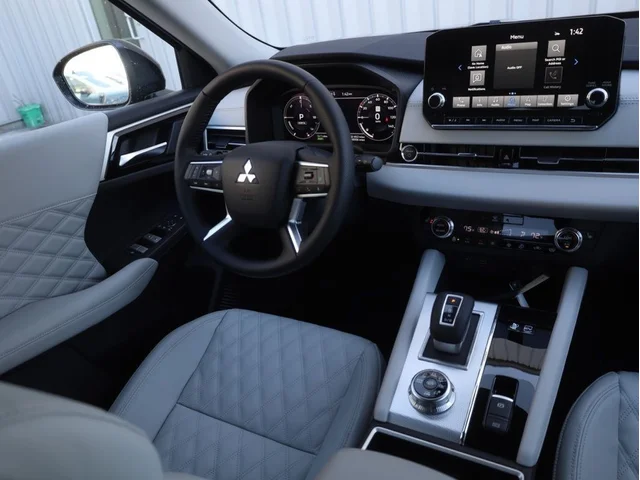 Nuevos MITSUBISHI OUTLANDER PHEV à Estados chez autogozo