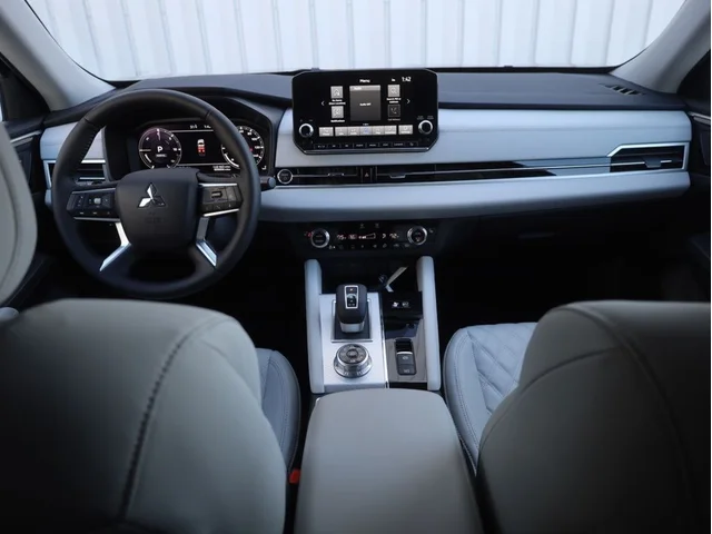 Nuevos MITSUBISHI OUTLANDER PHEV à Estados chez autogozo