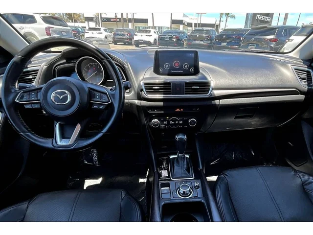 SEMINUEVOS MAZDA Mazda3 a Huntington Beach en Huntington Beach Mazda