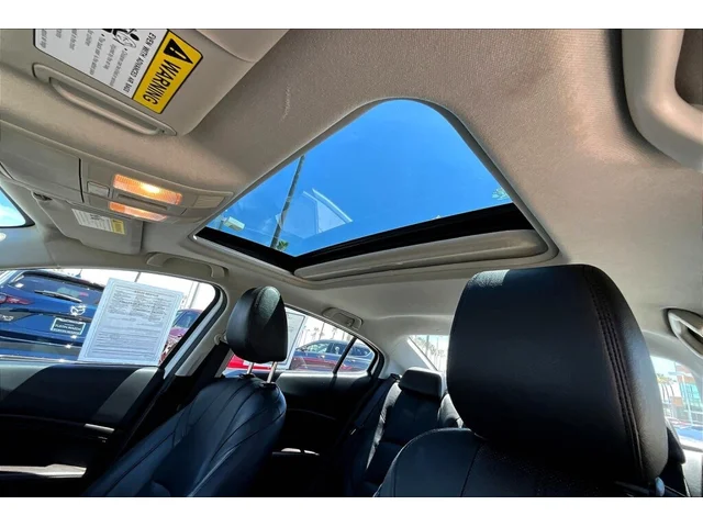 SEMINUEVOS MAZDA Mazda3 a Huntington Beach en Huntington Beach Mazda