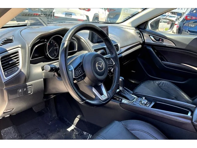 SEMINUEVOS MAZDA Mazda3 a Huntington Beach en Huntington Beach Mazda