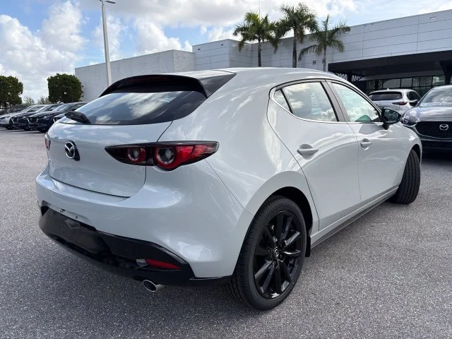 Nuevos MAZDA MAZDA3 à Estados chez autogozo