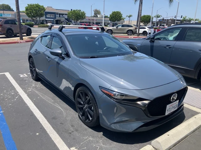 SEMINUEVOS MAZDA Mazda3 a Tustin    en TUSTIN MAZDA