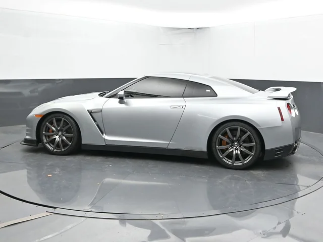 SEMINUEVOS NISSAN GT-R a Estados en autogozo
