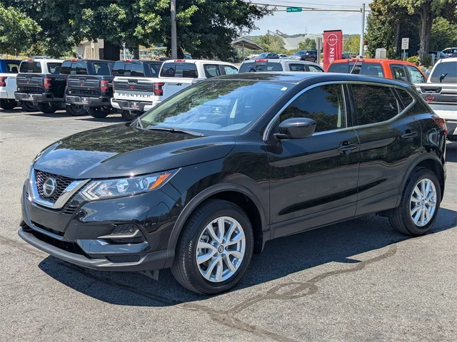 SEMINUEVOS NISSAN Rogue Sport at Kennesaw, in Town Center Nissan