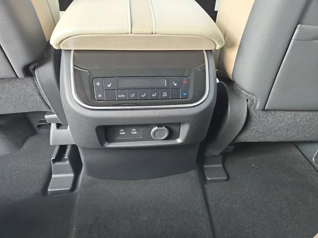 Nuevos NISSAN ARMADA à Estados chez autogozo