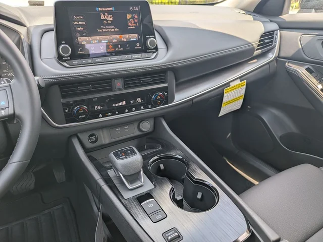 Nuevos NISSAN ROGUE à Estados chez autogozo