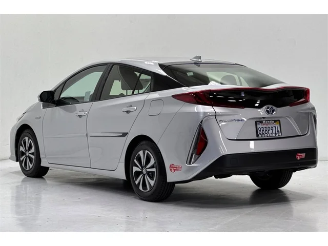 2017 Toyota Prius Prime Premium photo 6