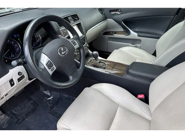 SEMINUEVOS LEXUS IS at ELK GROVE in Elk Grove Buick GMC