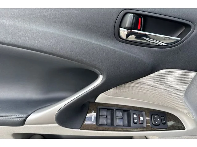 SEMINUEVOS LEXUS IS at ELK GROVE in Elk Grove Buick GMC