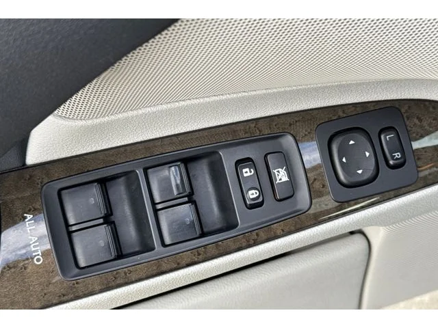 SEMINUEVOS LEXUS IS at ELK GROVE in Elk Grove Buick GMC