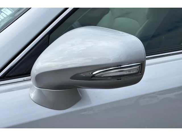 SEMINUEVOS LEXUS IS at ELK GROVE in Elk Grove Buick GMC