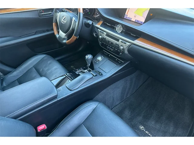 Pre-Owned LEXUS ES at Anderson Honda in Palo Alto