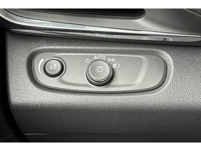 SEMINUEVOS BUICK Envista at ELK GROVE in Elk Grove Buick GMC