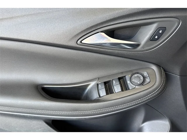 SEMINUEVOS BUICK Encore GX at ELK GROVE in Elk Grove Buick GMC