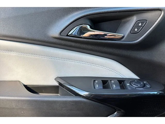 SEMINUEVOS CHEVROLET Trax at ELK GROVE in Elk Grove Buick GMC