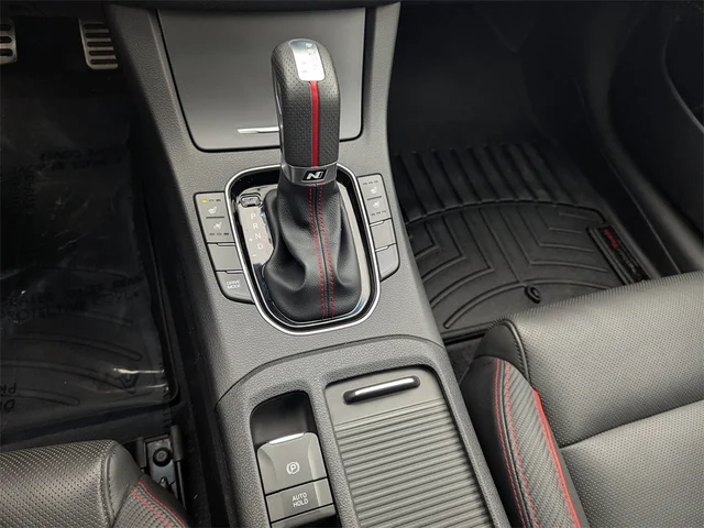 SEMINUEVOS HYUNDAI Elantra GT at Kennesaw, in Town Center Nissan