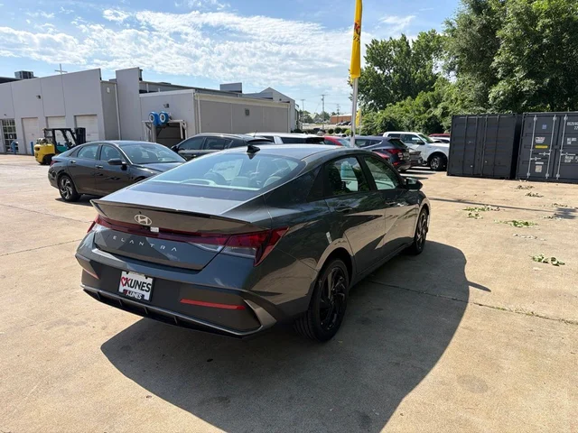 Nuevos HYUNDAI ELANTRA à Estados chez autogozo