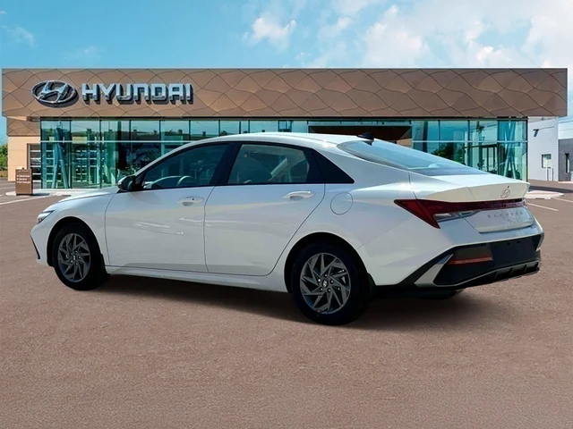 Nuevos HYUNDAI ELANTRA HYBRID at Tustin Hyundai in Tustin   