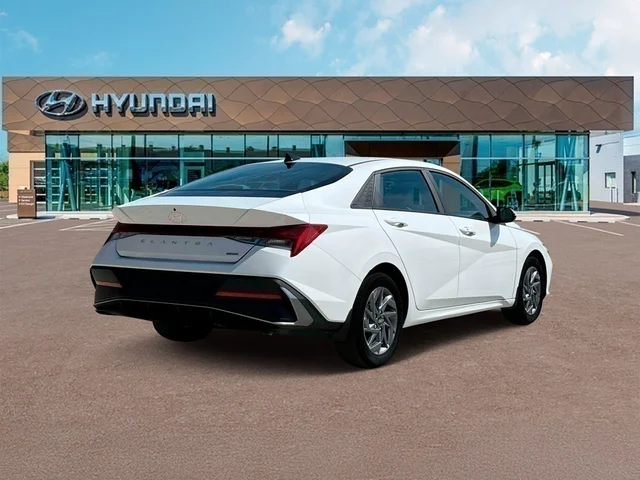 Nuevos HYUNDAI ELANTRA HYBRID at Tustin Hyundai in Tustin   