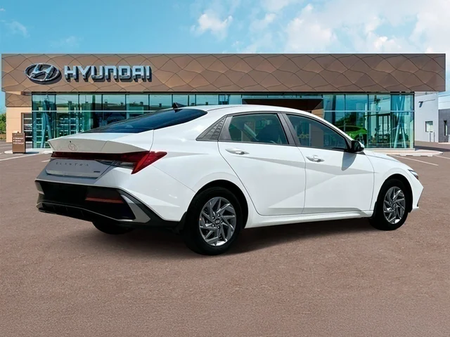 Nuevos HYUNDAI ELANTRA HYBRID at Tustin Hyundai in Tustin   