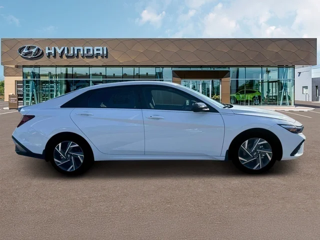 Nuevos HYUNDAI ELANTRA HYBRID at Tustin Hyundai in Tustin   