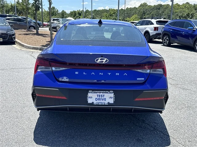 Nuevos HYUNDAI ELANTRA HYBRID at Gainesville Hyundai in Gainesville