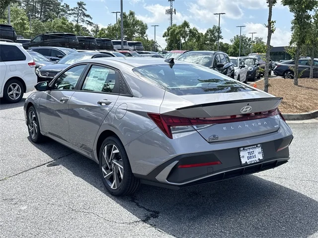Nuevos HYUNDAI ELANTRA HYBRID at Gainesville Hyundai in Gainesville
