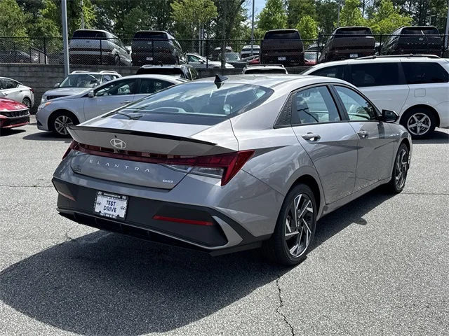 Nuevos HYUNDAI ELANTRA HYBRID at Gainesville Hyundai in Gainesville