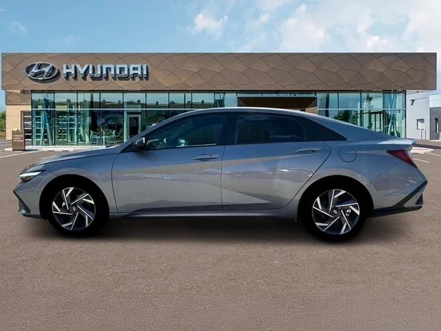 Nuevos HYUNDAI ELANTRA HYBRID at Tustin Hyundai in Tustin   