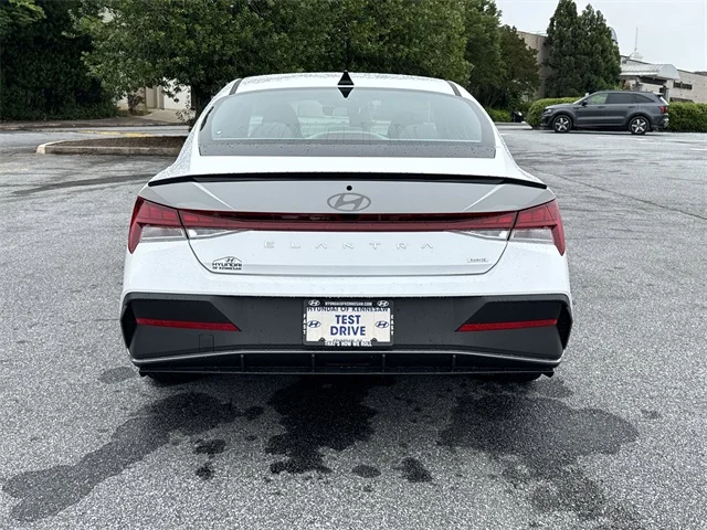 Nuevos HYUNDAI ELANTRA HYBRID at Gainesville Hyundai in Gainesville
