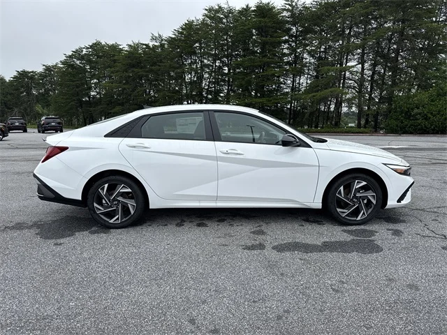 Nuevos HYUNDAI ELANTRA HYBRID at Gainesville Hyundai in Gainesville