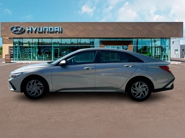 Nuevos HYUNDAI ELANTRA HYBRID at Tustin Hyundai in Tustin   