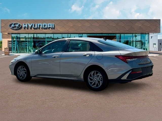 Nuevos HYUNDAI ELANTRA HYBRID at Tustin Hyundai in Tustin   