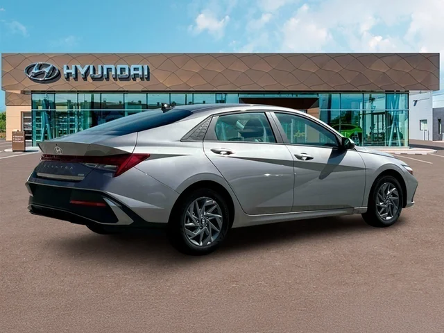 Nuevos HYUNDAI ELANTRA HYBRID at Tustin Hyundai in Tustin   
