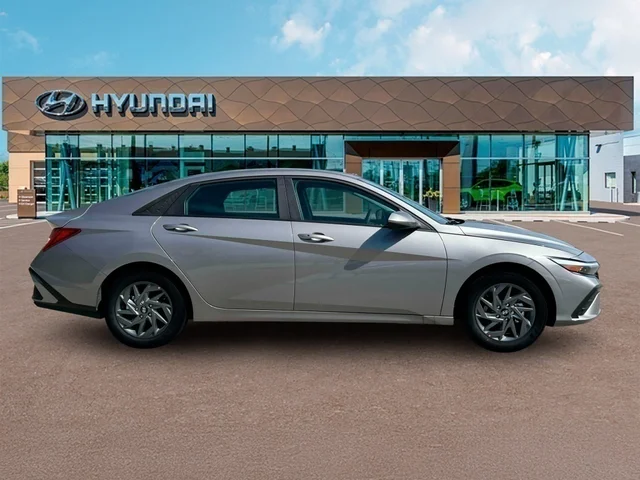 Nuevos HYUNDAI ELANTRA HYBRID at Tustin Hyundai in Tustin   