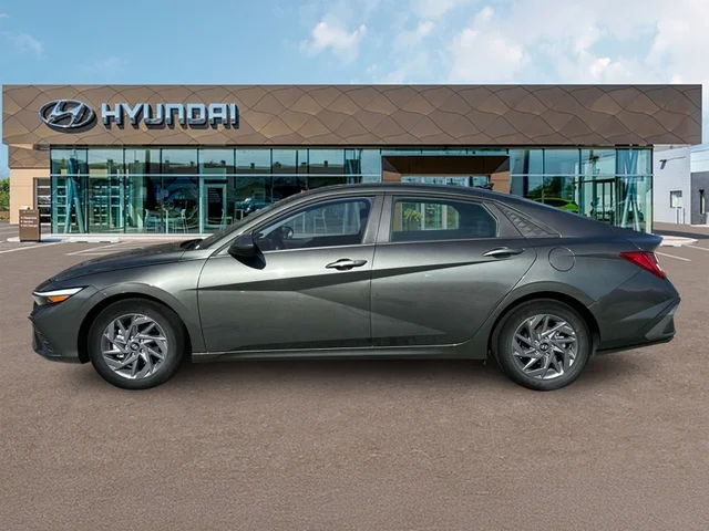 Nuevos HYUNDAI ELANTRA HYBRID at Tustin Hyundai in Tustin   