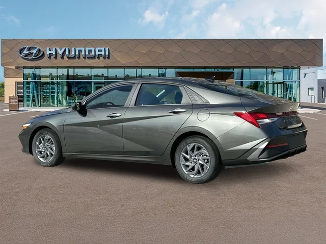 Nuevos HYUNDAI ELANTRA HYBRID at Tustin Hyundai in Tustin   