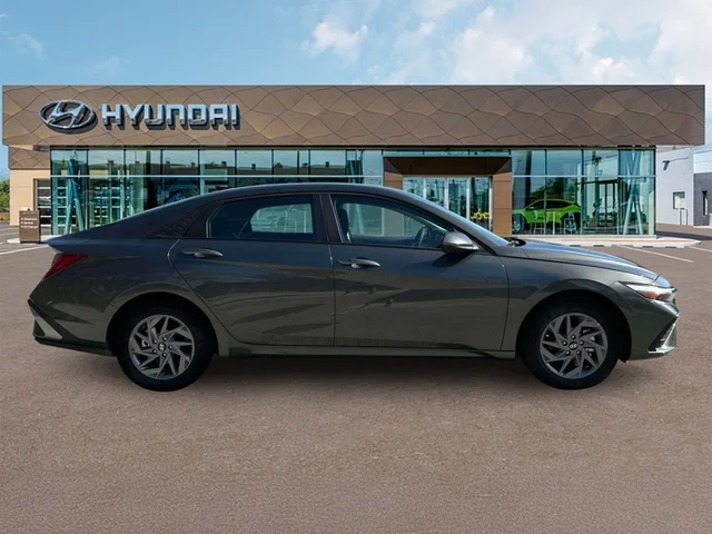 Nuevos HYUNDAI ELANTRA HYBRID at Tustin Hyundai in Tustin   