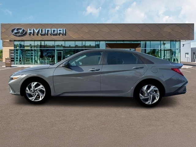 Nuevos HYUNDAI ELANTRA HYBRID at Tustin Hyundai in Tustin   