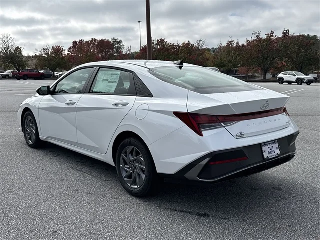 Nuevos HYUNDAI ELANTRA HYBRID at Gainesville Hyundai in Gainesville