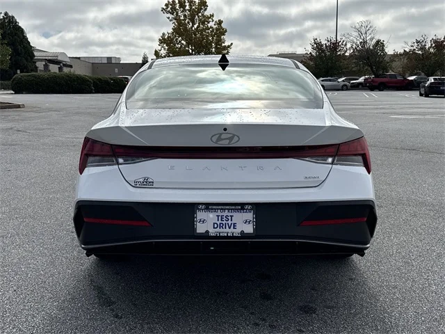 Nuevos HYUNDAI ELANTRA HYBRID at Gainesville Hyundai in Gainesville