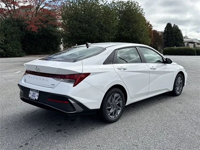 Nuevos HYUNDAI ELANTRA HYBRID at Gainesville Hyundai in Gainesville