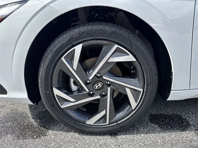 Nuevos HYUNDAI ELANTRA HYBRID at Gainesville Hyundai in Gainesville